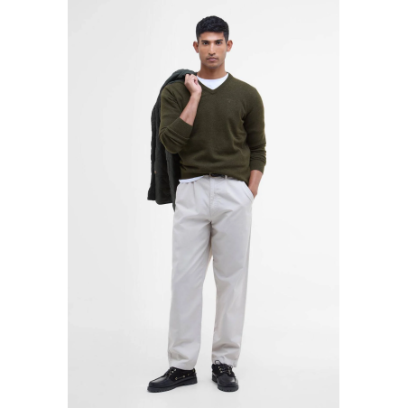 Pull col V essentiel en laine kaki